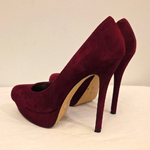 Bakers Maroon Suede Platform Heels Size 9 - Picture 2 of 10